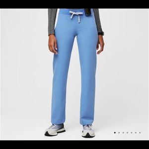 Figs Livingston™ Basic Scrub Pants
Size S/P